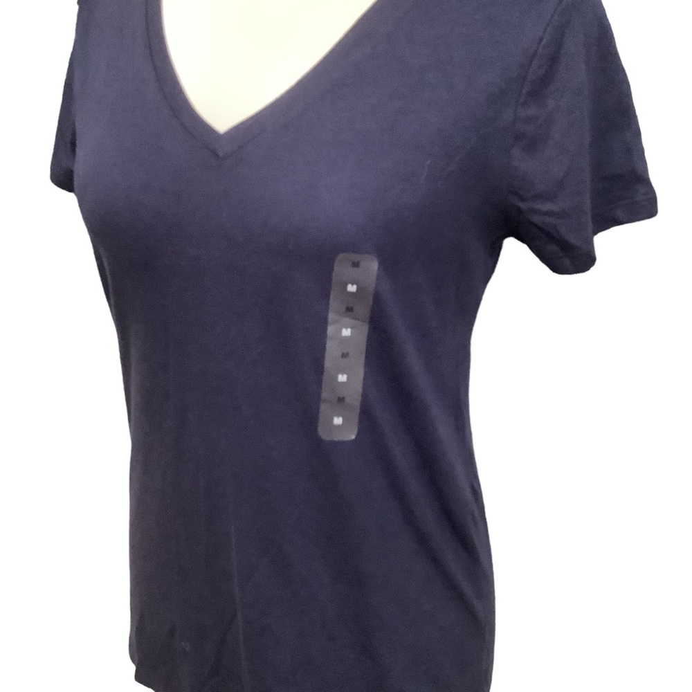 🌟 3 for $ 25 Gap Tee Shirt V Neck Size M